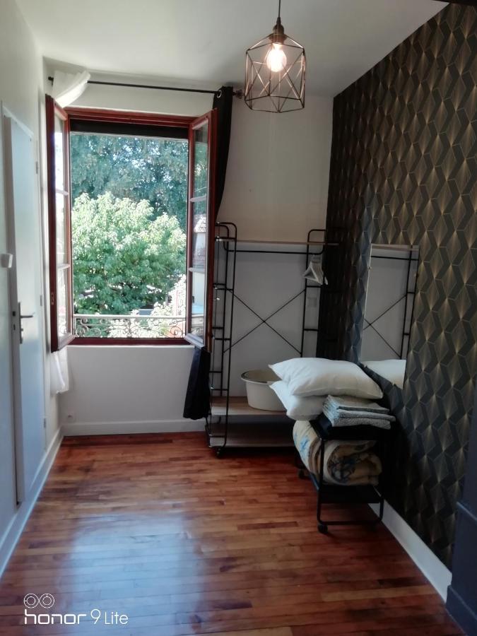 Confort et Élégance dans le Bouchon de Champagne Troyes Exterior foto